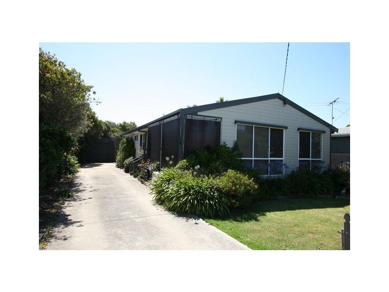 12 Dover Street, Sunderland Bay VIC 3922
