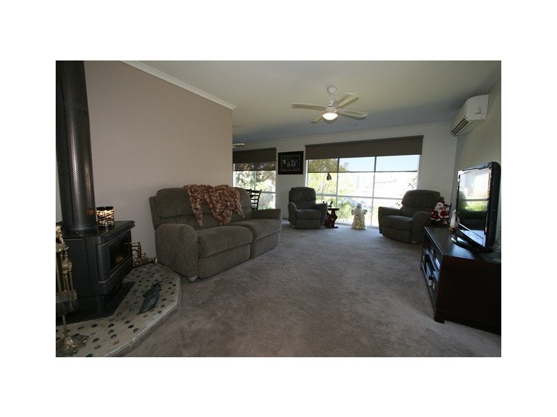 12 Dover Street, Sunderland Bay VIC 3922