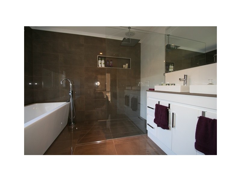 12 Dover Street, Sunderland Bay VIC 3922