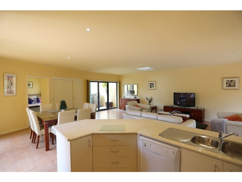 2/187 Church Street, Cowes VIC 3922