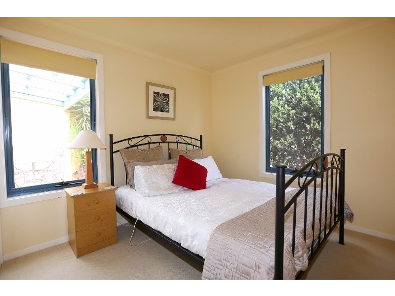 2/187 Church Street, Cowes VIC 3922