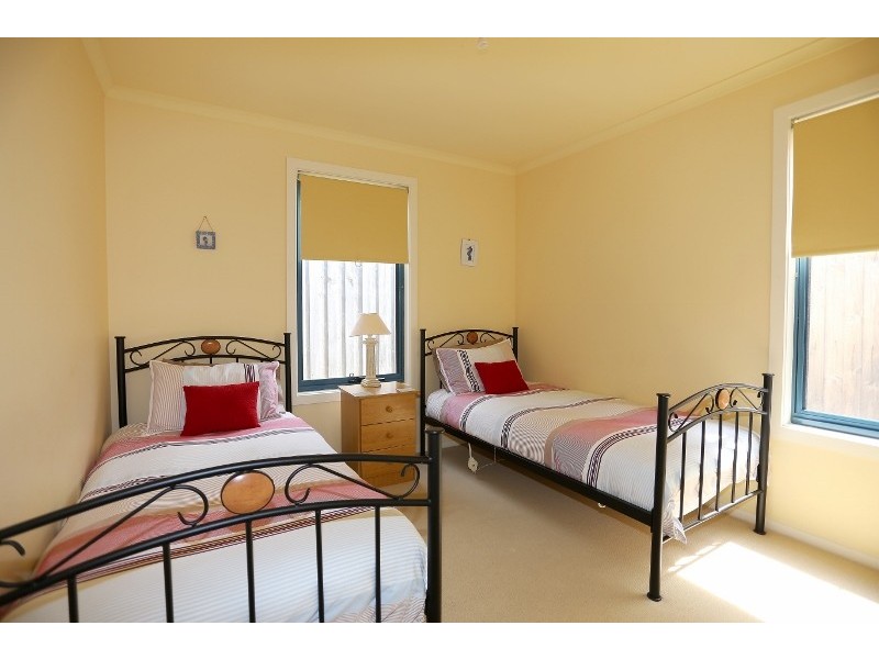 2/187 Church Street, Cowes VIC 3922