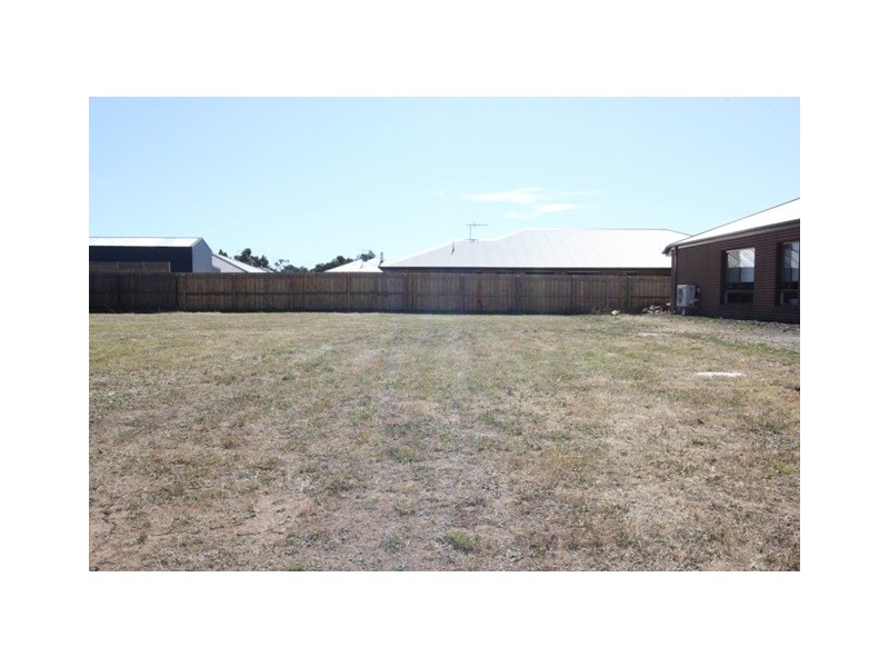 13 Seagrass Avenue, Cowes VIC 3922