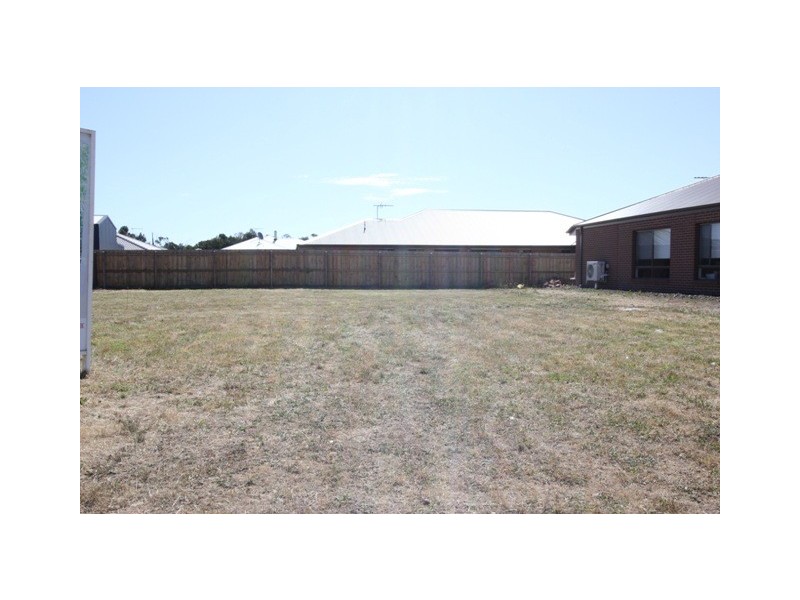 13 Seagrass Avenue, Cowes VIC 3922