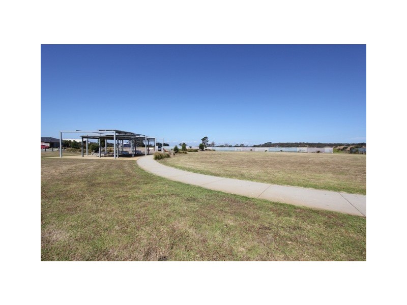 13 Seagrass Avenue, Cowes VIC 3922