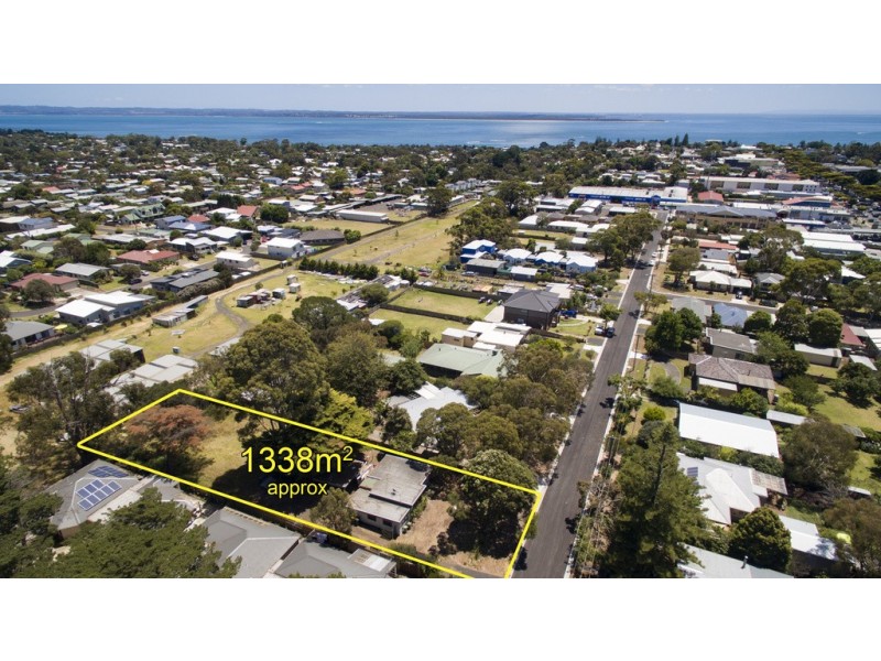 26 Grandview Grove, Cowes VIC 3922