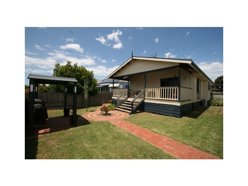 19 Katherine Circuit, Cowes VIC 3922
