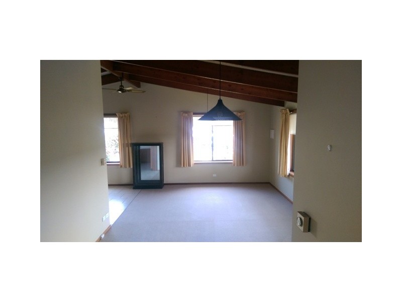 8 Keam Crescent, San Remo VIC 3925