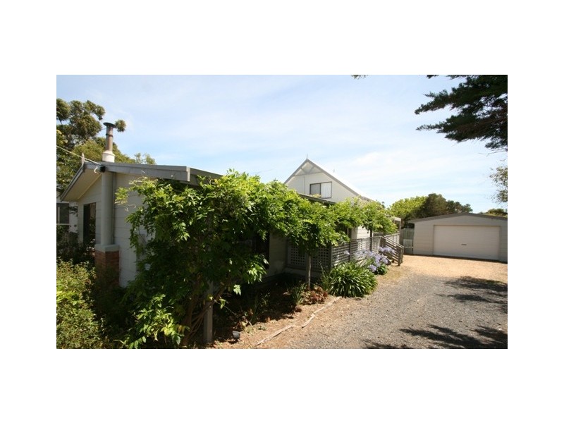 8 Bay Court, Cowes VIC 3922