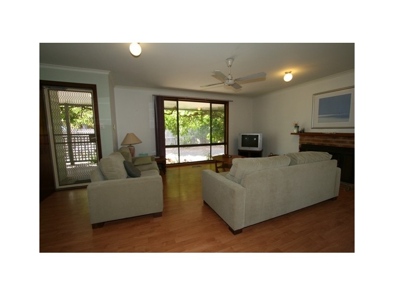 8 Bay Court, Cowes VIC 3922