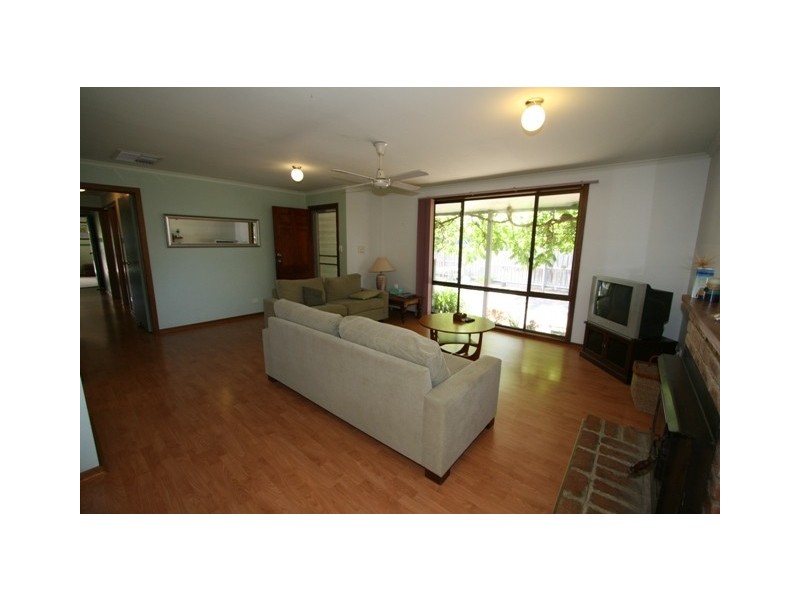 8 Bay Court, Cowes VIC 3922