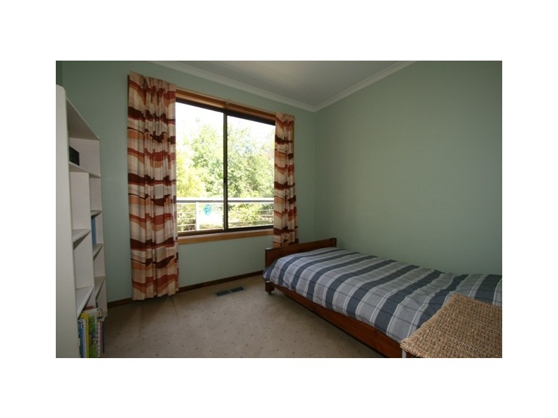 8 Bay Court, Cowes VIC 3922