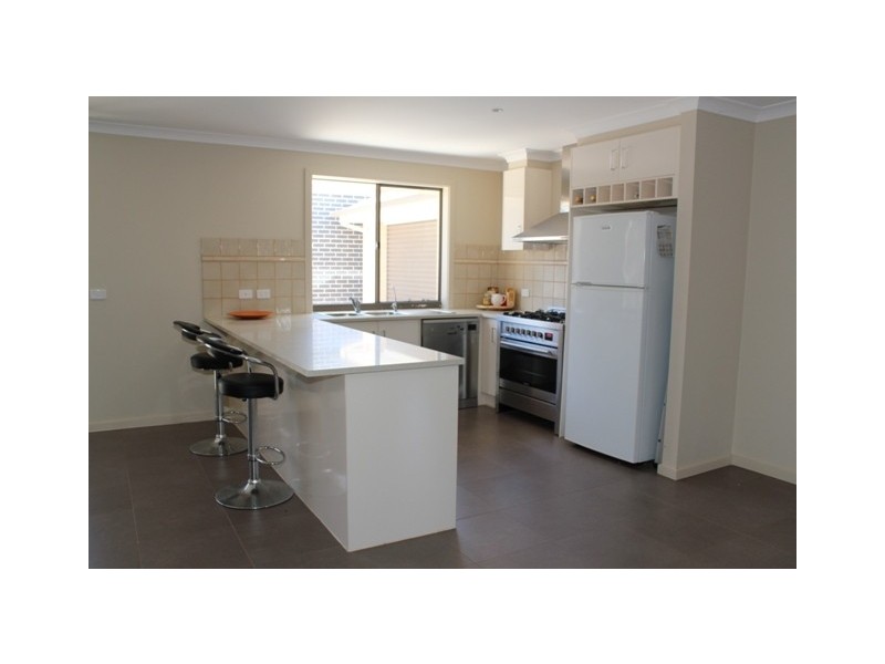 6 Curlew Close, Cowes VIC 3922