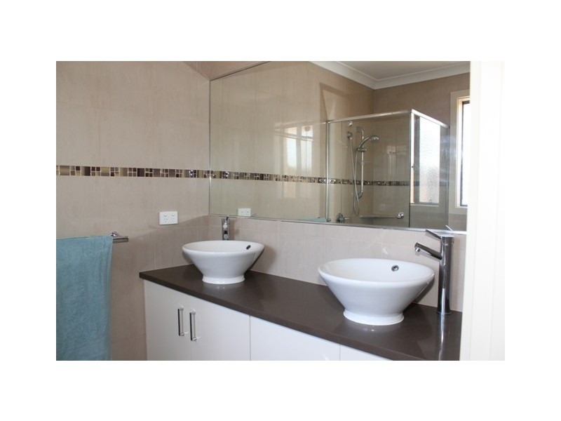 6 Curlew Close, Cowes VIC 3922