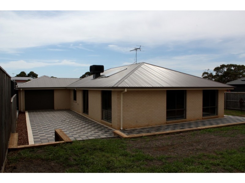 6 Curlew Close, Cowes VIC 3922