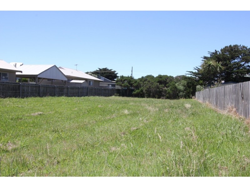 16 Alvina Crescent, Surf Beach VIC 3922