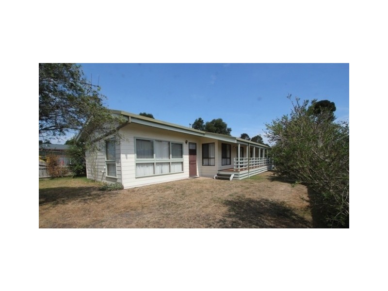 12 Ti Tree Drive, Cowes VIC 3922
