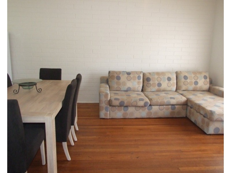 2/44 Chapel Street, Cowes VIC 3922