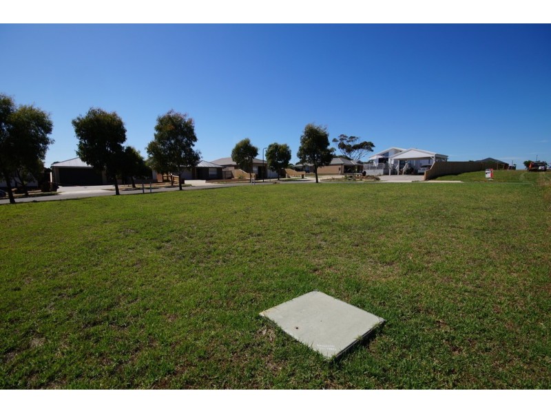34 Castle Combe Circuit, Cowes VIC 3922