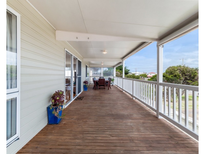 37 Sunderland Bay Road, Surf Beach VIC 3922