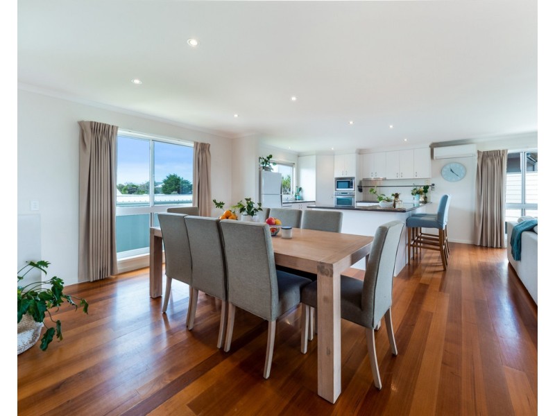 37 Sunderland Bay Road, Surf Beach VIC 3922