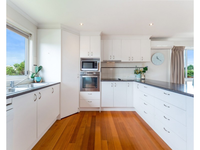 37 Sunderland Bay Road, Surf Beach VIC 3922