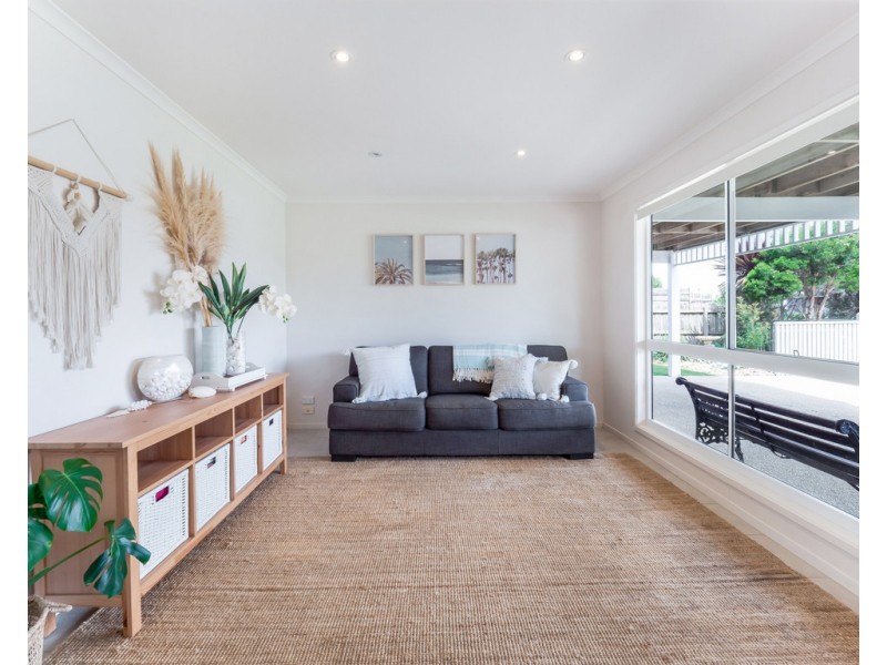 37 Sunderland Bay Road, Surf Beach VIC 3922