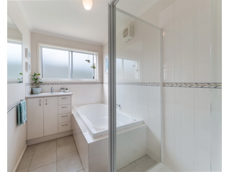 37 Sunderland Bay Road, Surf Beach VIC 3922