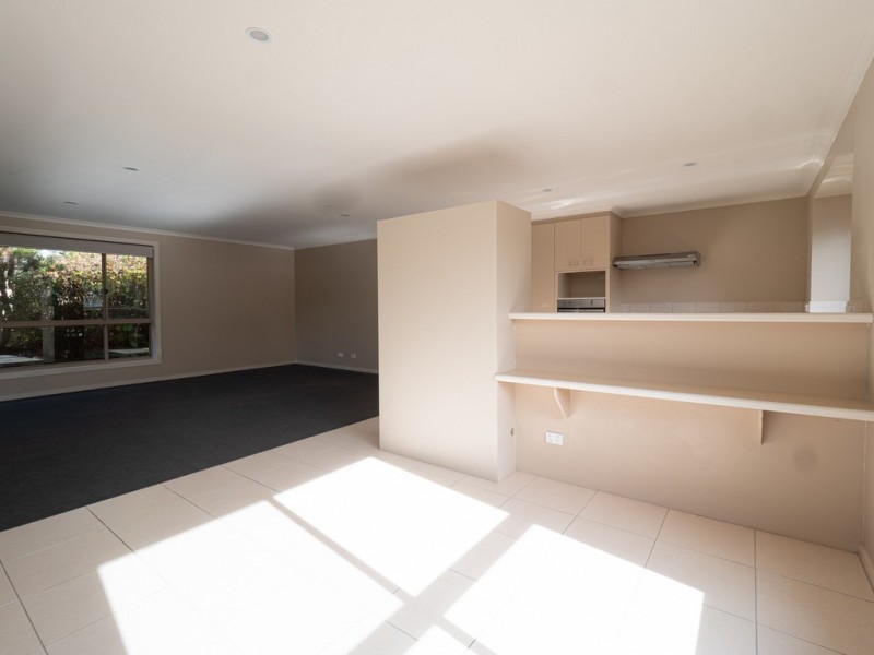 30 Birdwood Avenue, Cowes VIC 3922