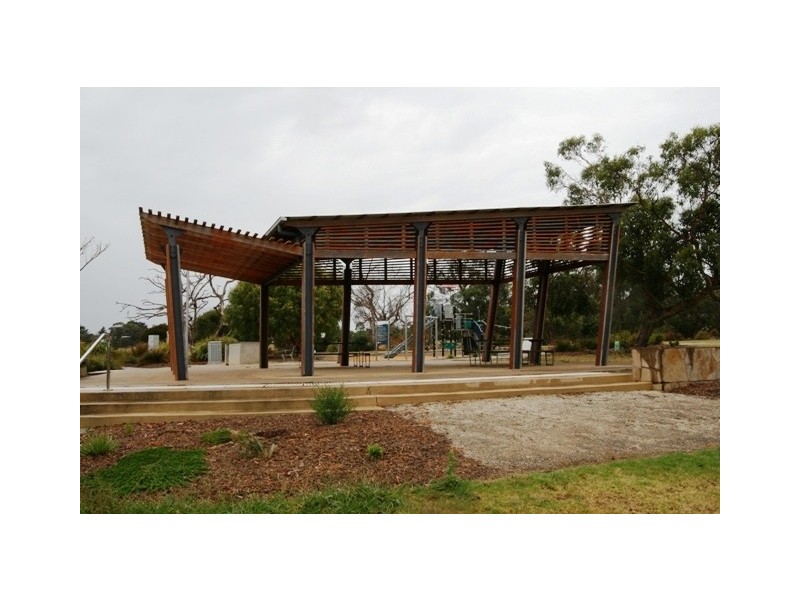 25 Boobook Grove, Cowes VIC 3922