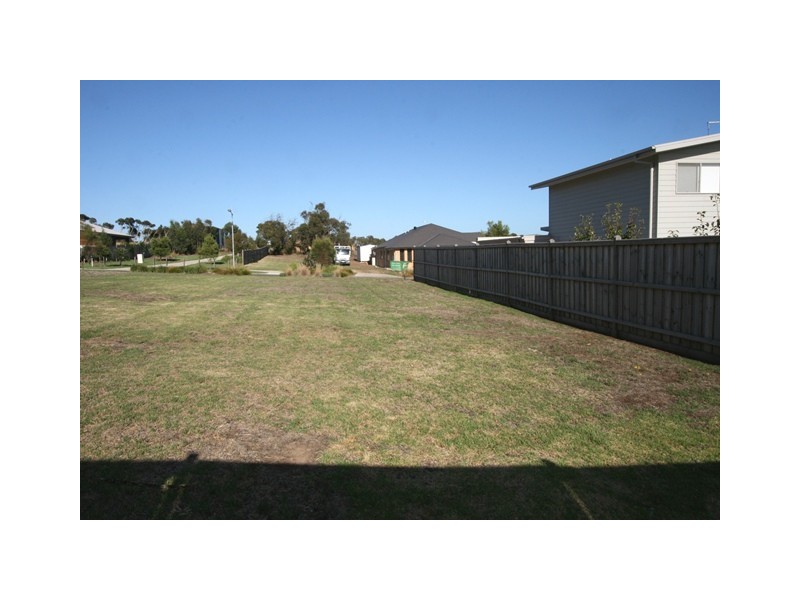 25 Boobook Grove, Cowes VIC 3922