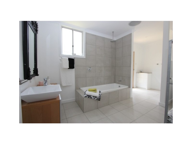 15 Wimbledon Road, Wimbledon Heights VIC 3922