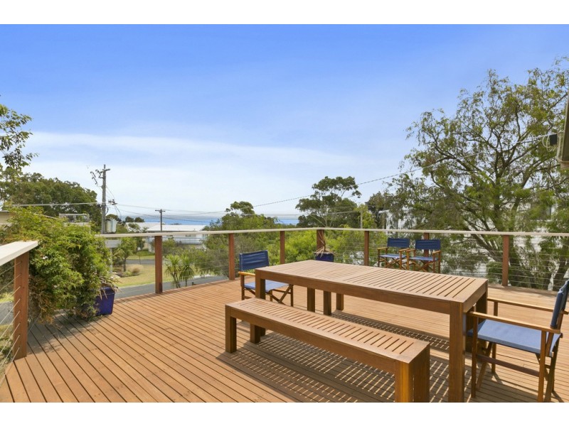 1 Sunseeker Court, Cowes VIC 3922