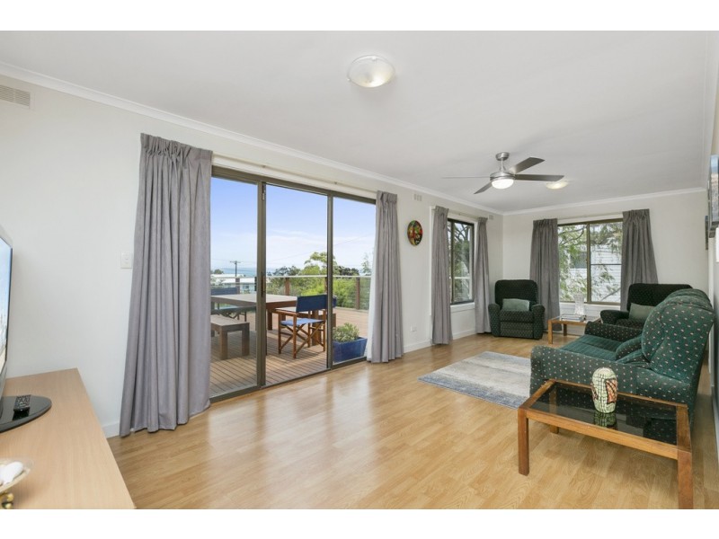 1 Sunseeker Court, Cowes VIC 3922