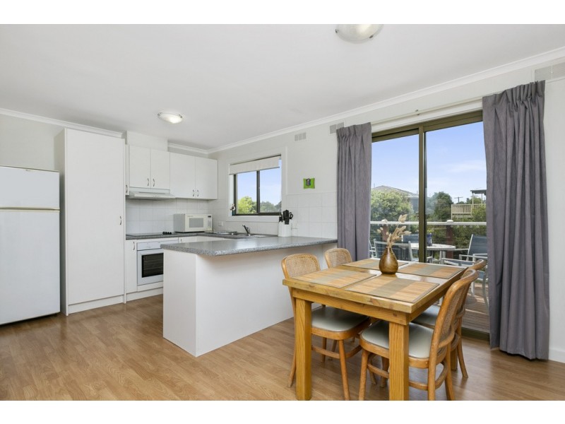 1 Sunseeker Court, Cowes VIC 3922
