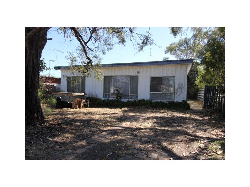 16 Plover Street, Cowes VIC 3922