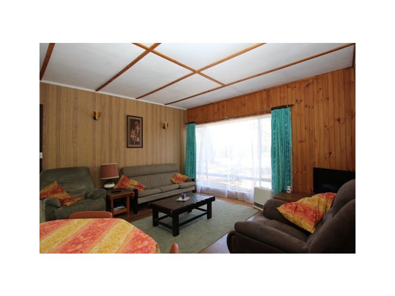 16 Plover Street, Cowes VIC 3922