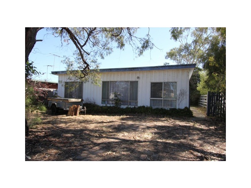 16 Plover Street, Cowes VIC 3922