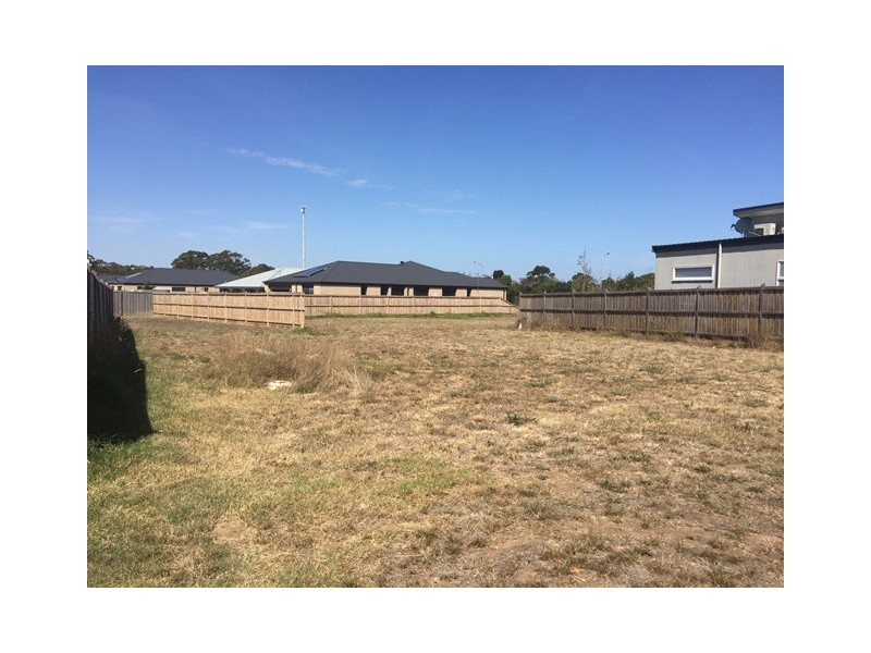 6 Pasadena Drive, Cowes VIC 3922