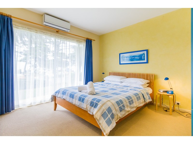 104/1 The Esplanade, Cowes VIC 3922