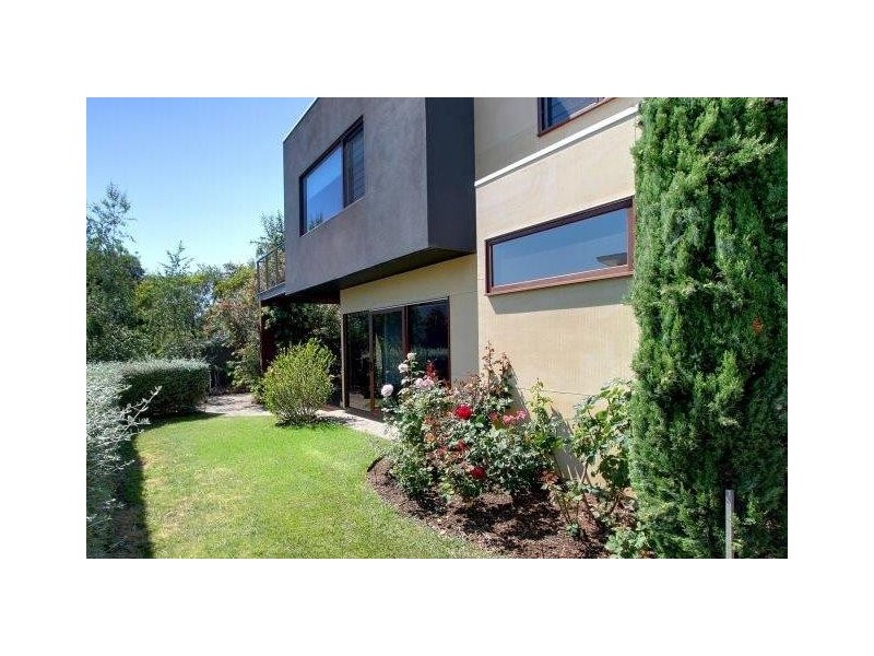 1/2 Hartley Street, Cowes VIC 3922