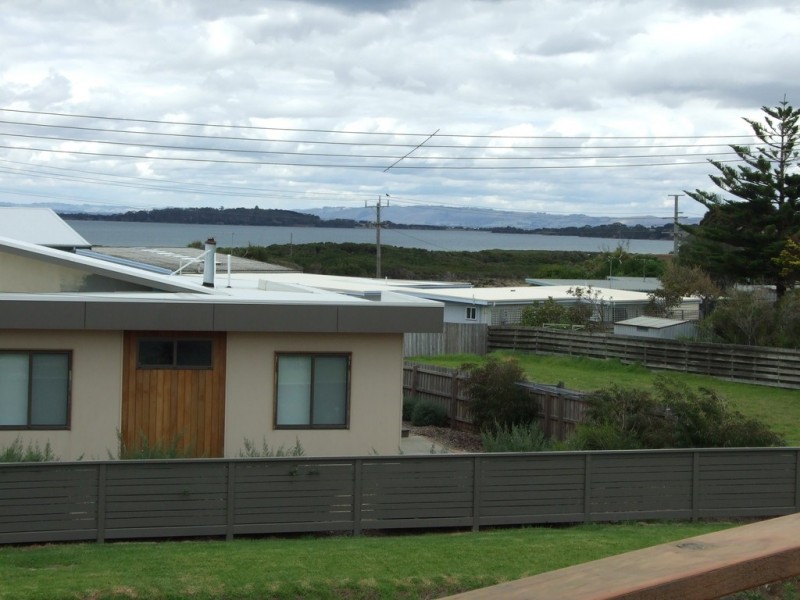 1A Bayview Avenue, Surf Beach VIC 3922