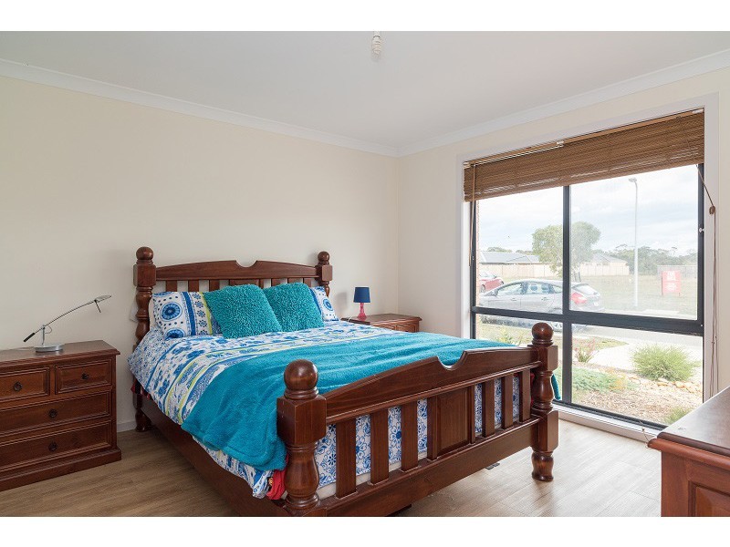 5 Grampian Bvld, Cowes VIC 3922