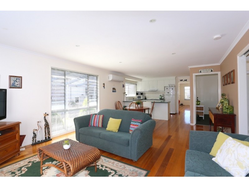 4 Chloe Close, Cowes VIC 3922