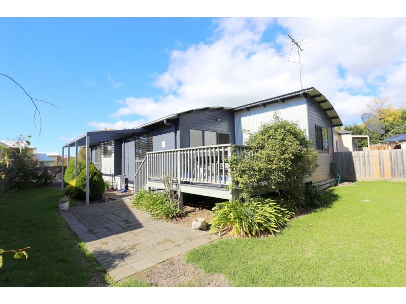 4 Chloe Close, Cowes VIC 3922