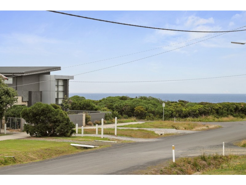 44 Sunderland Bay Road, Sunderland Bay VIC 3922