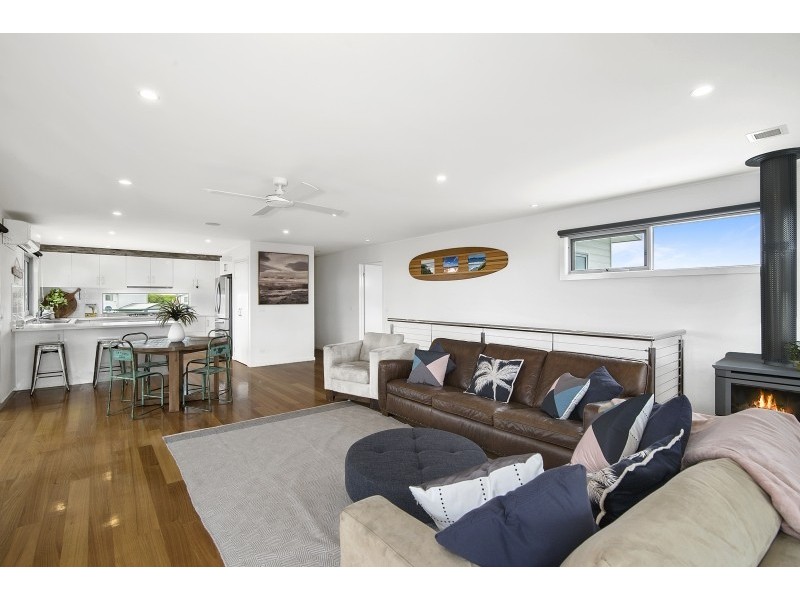 17 Highview Cres, Surf Beach VIC 3922
