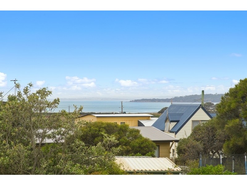 17 Highview Cres, Surf Beach VIC 3922