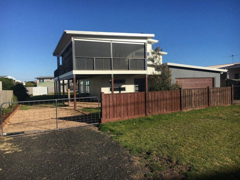 17 Highview Cres, Surf Beach VIC 3922
