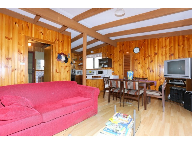 24 Galleon Crescent, Sunset Strip VIC 3922